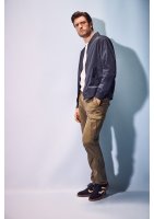 Vorschau: S.Oliver Chicago: Cargo-Hose mit Komfortbund aus Baumwollstretch 10834957