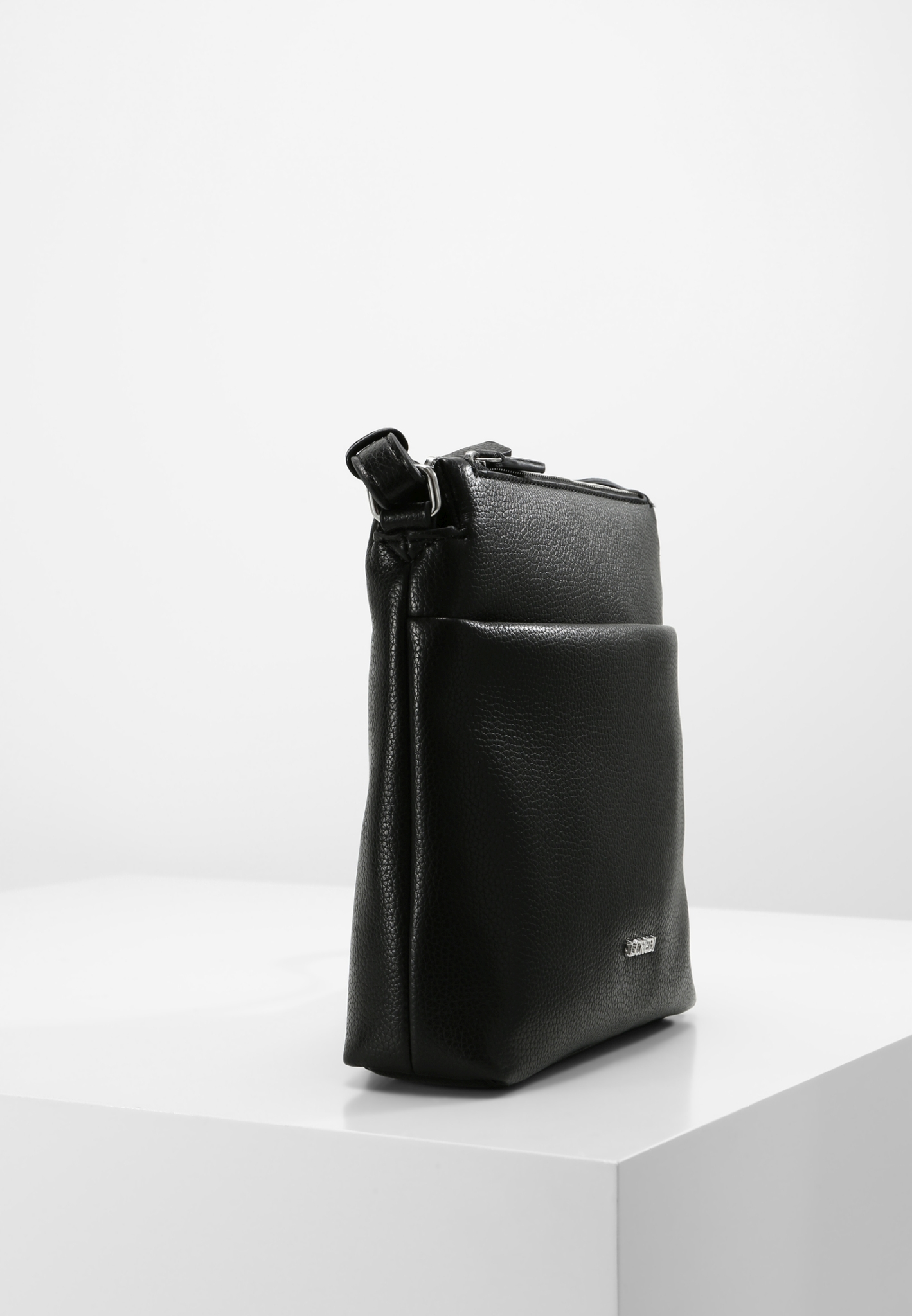 Ebony L Credi Schwarz CREDI MUNICH Crossbag Ebony 10814772 Kaufen WÖHRL