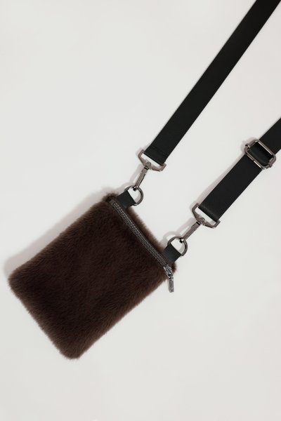 MONARI Flauschige Fake-Fur-Handytasche 10777753