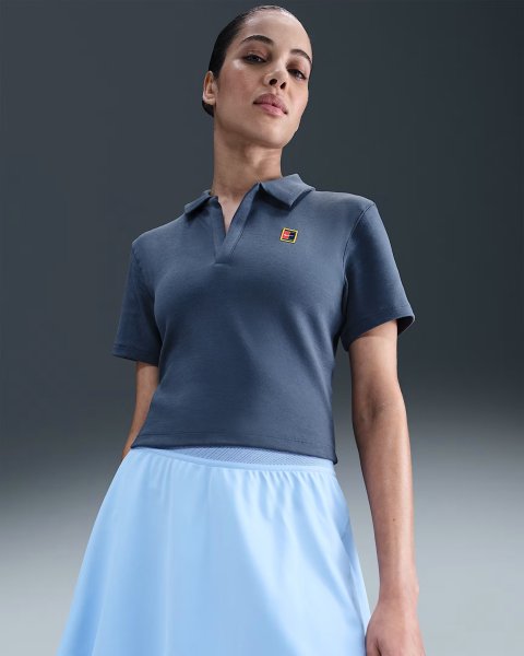 NIKE Court Heritage Kurzärmliges Tennis-Poloshirt mit verkürztem Schnitt 10801617
