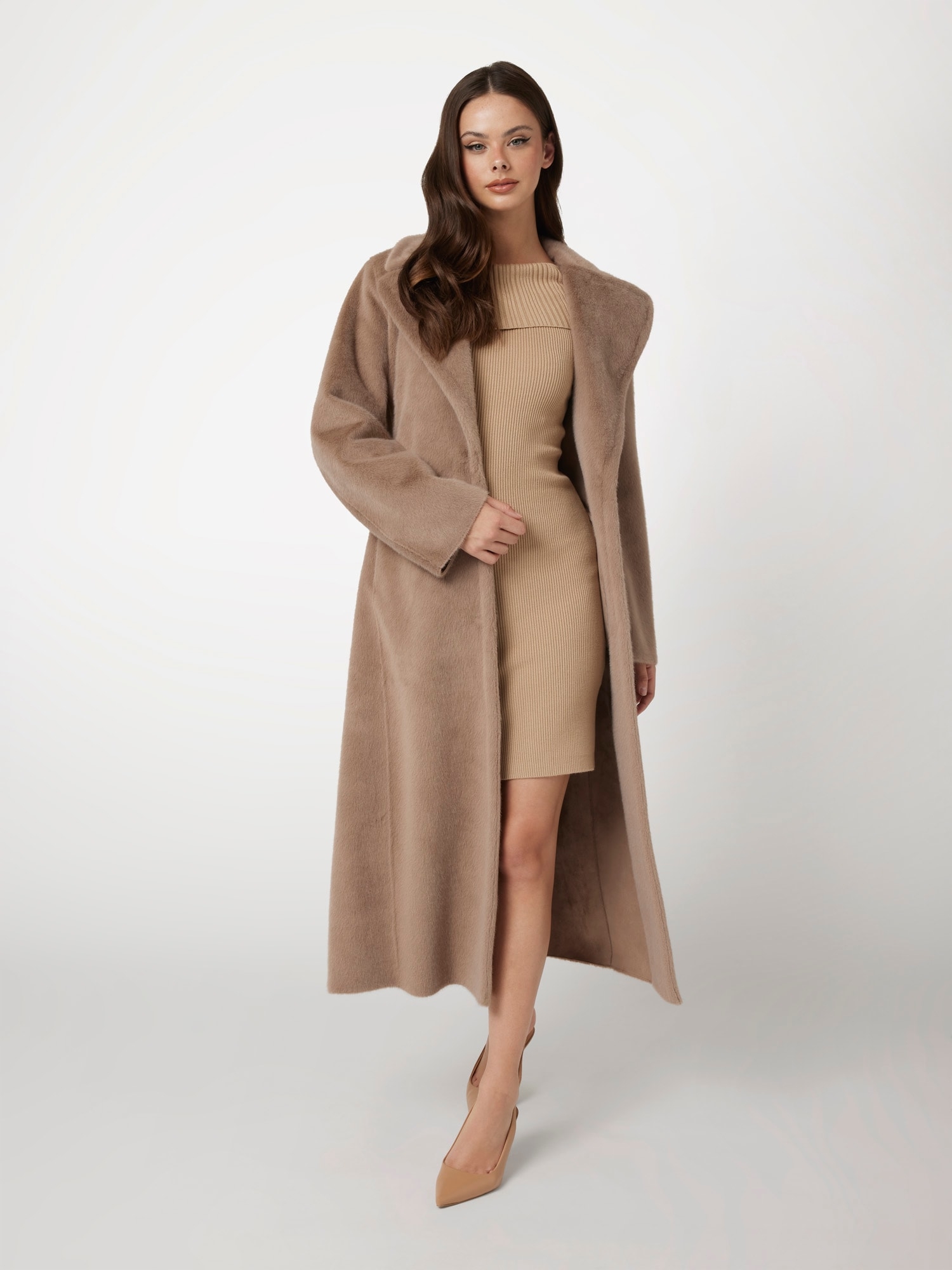 Fur Coat Guess Damenmantel Fur SHELLY GUESS Color Beige